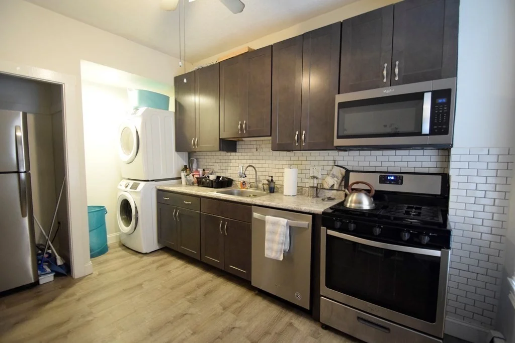 3 bed, 1 bath apartment for rent at 1729 Commonwealth Ave Unit 1, Brighton — photo 3 of 9