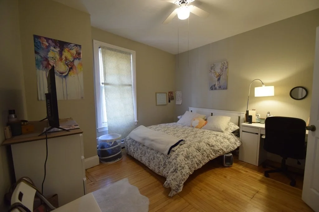 3 bed, 1 bath apartment for rent at 1729 Commonwealth Ave Unit 1, Brighton — photo 5 of 9