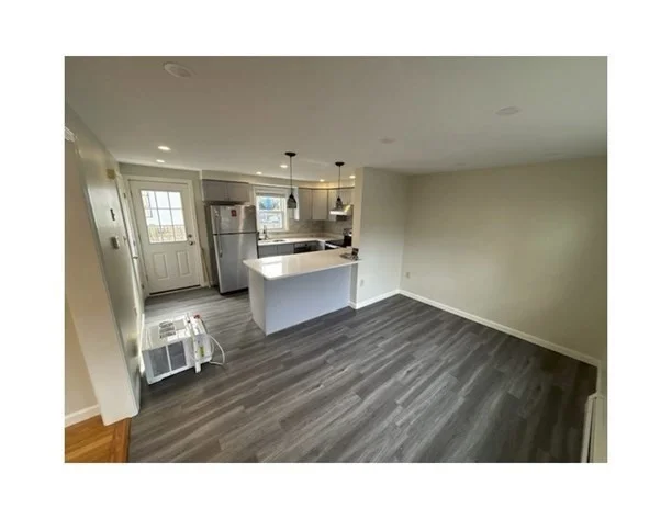 2 bed, 1 bath apartment for rent at 172B Charles St Unit 1, East Cambridge — photo 2 of 11