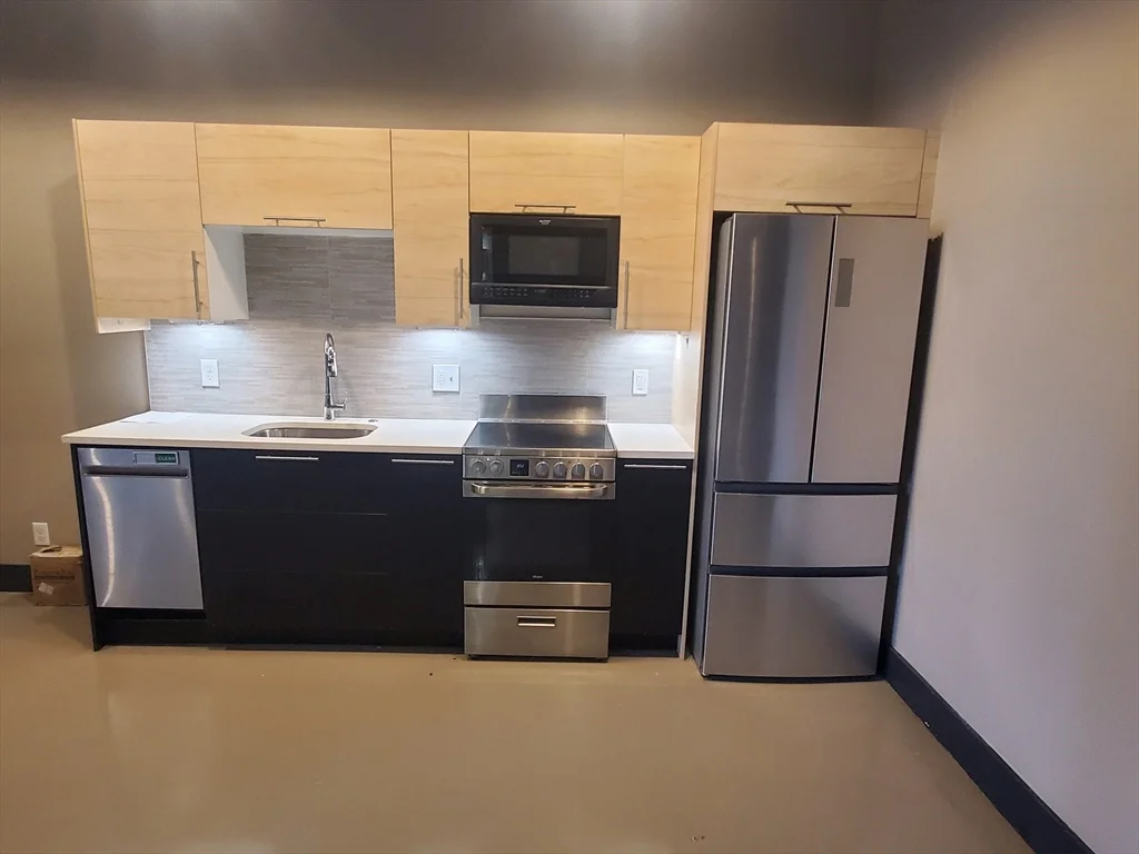 1 bed, 1 bath apartment for rent at 173 Border St Unit 3, East Boston — photo 4 of 19