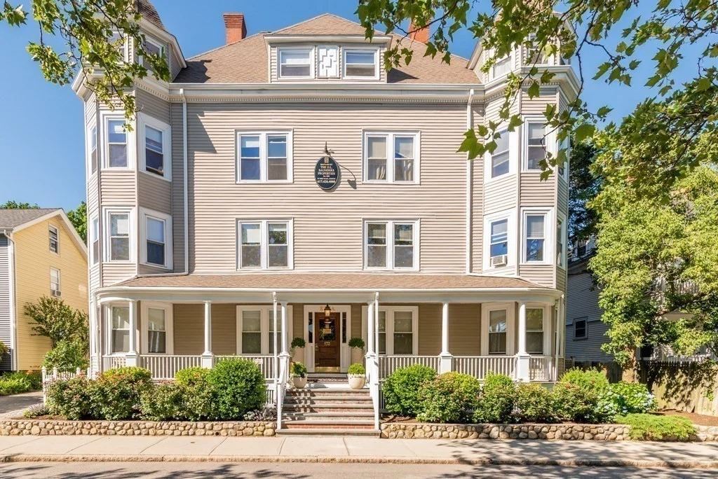 2 bed, 1.5 bath apartment for rent at 173 Davis Ave Unit 7, Brookline Hills
