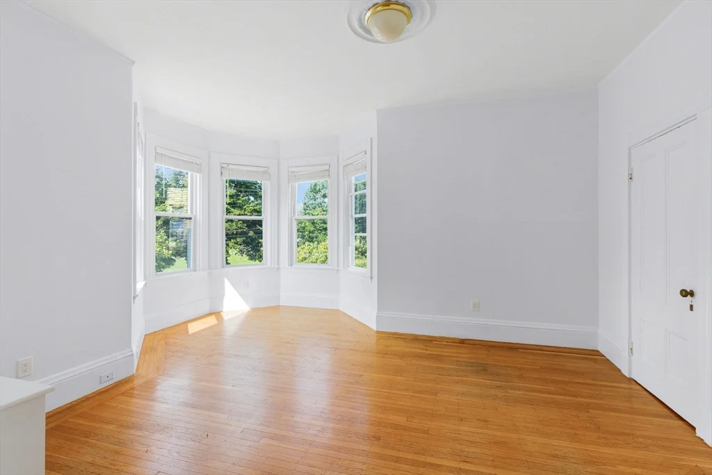 3 bed, 2 bath apartment for rent at 173 Davis St Unit 3, Coolidge Corner — photo 4 of 20