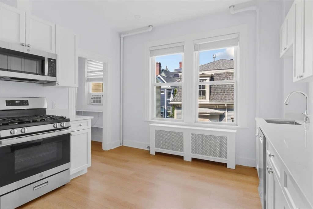 3 bed, 2 bath apartment for rent at 173 Davis St Unit 3, Coolidge Corner — photo 15 of 20