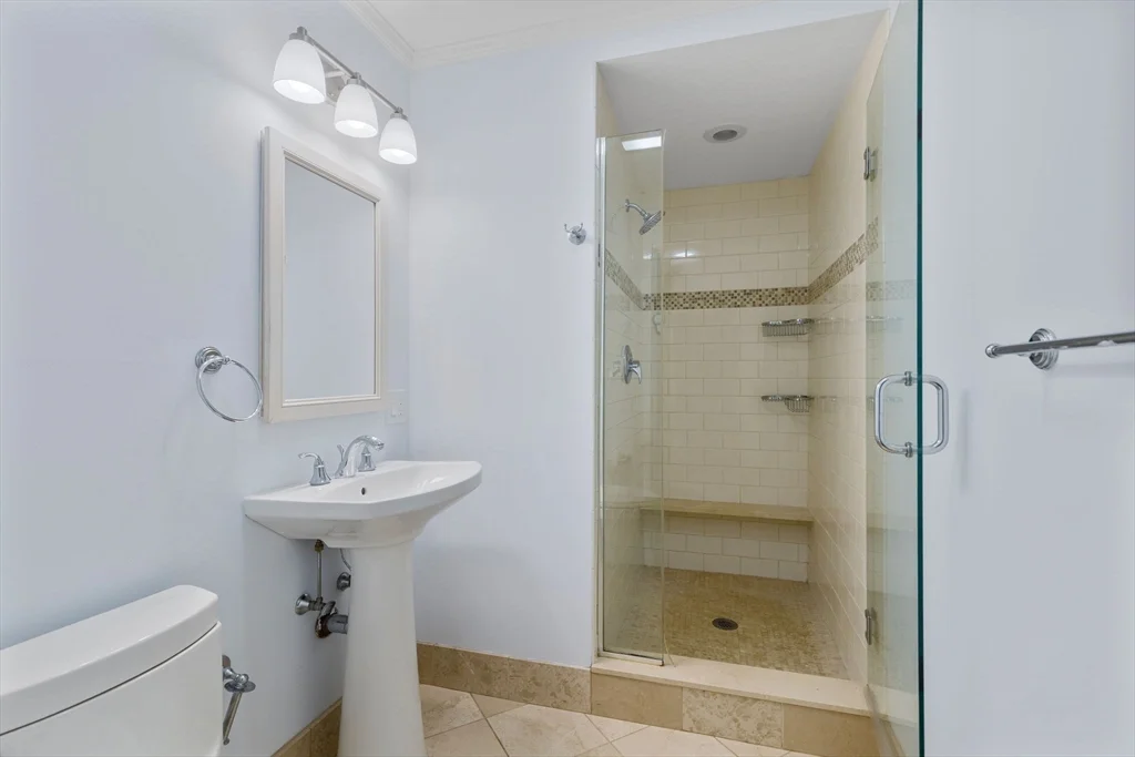 3 bed, 2 bath apartment for rent at 173 Davis St Unit 3, Coolidge Corner — photo 7 of 20