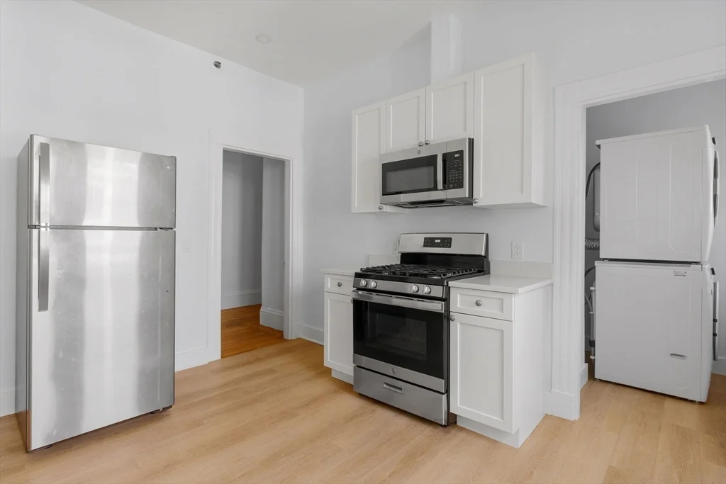 3 bed, 2 bath apartment for rent at 173 Davis St Unit 3, Coolidge Corner — photo 13 of 20