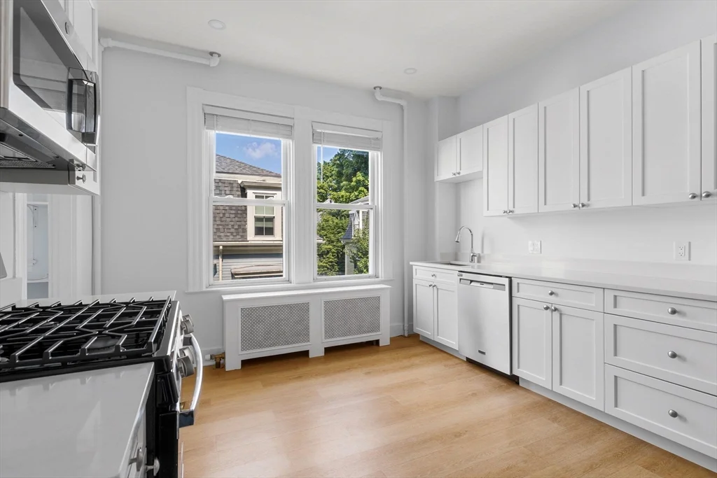 3 bed, 2 bath apartment for rent at 173 Davis St Unit 3, Coolidge Corner — photo 14 of 20