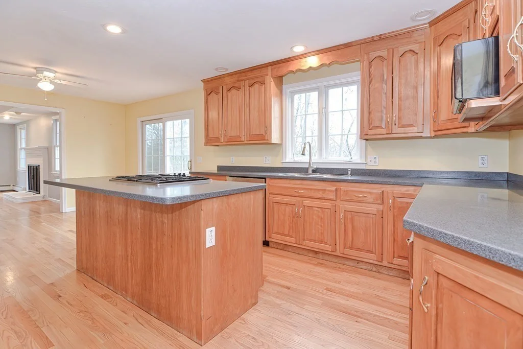 4 bed, 2 bath apartment for rent at 173 East St, Upton — photo 3 of 32
