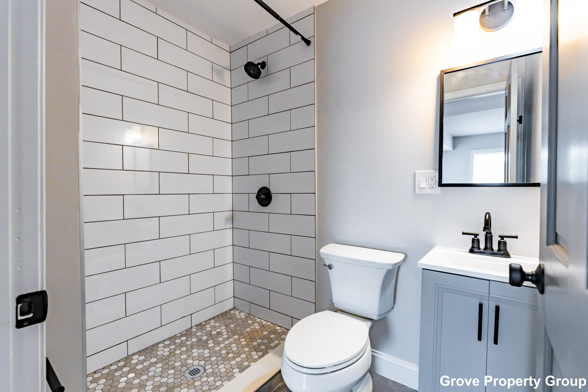 5 bed, 2 bath apartment for rent at 173 Emerson St Unit 2, South Boston — photo 8 of 19