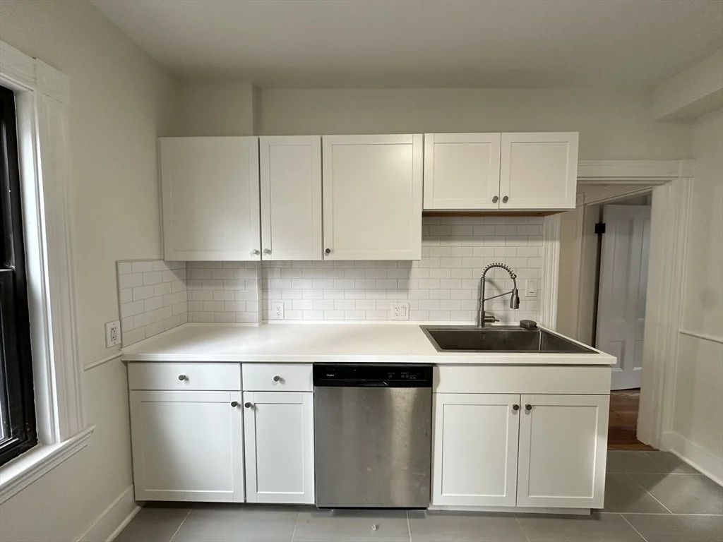 3 bed, 1 bath apartment for rent at 173 Everett Unit 1, Allston — photo 2 of 14