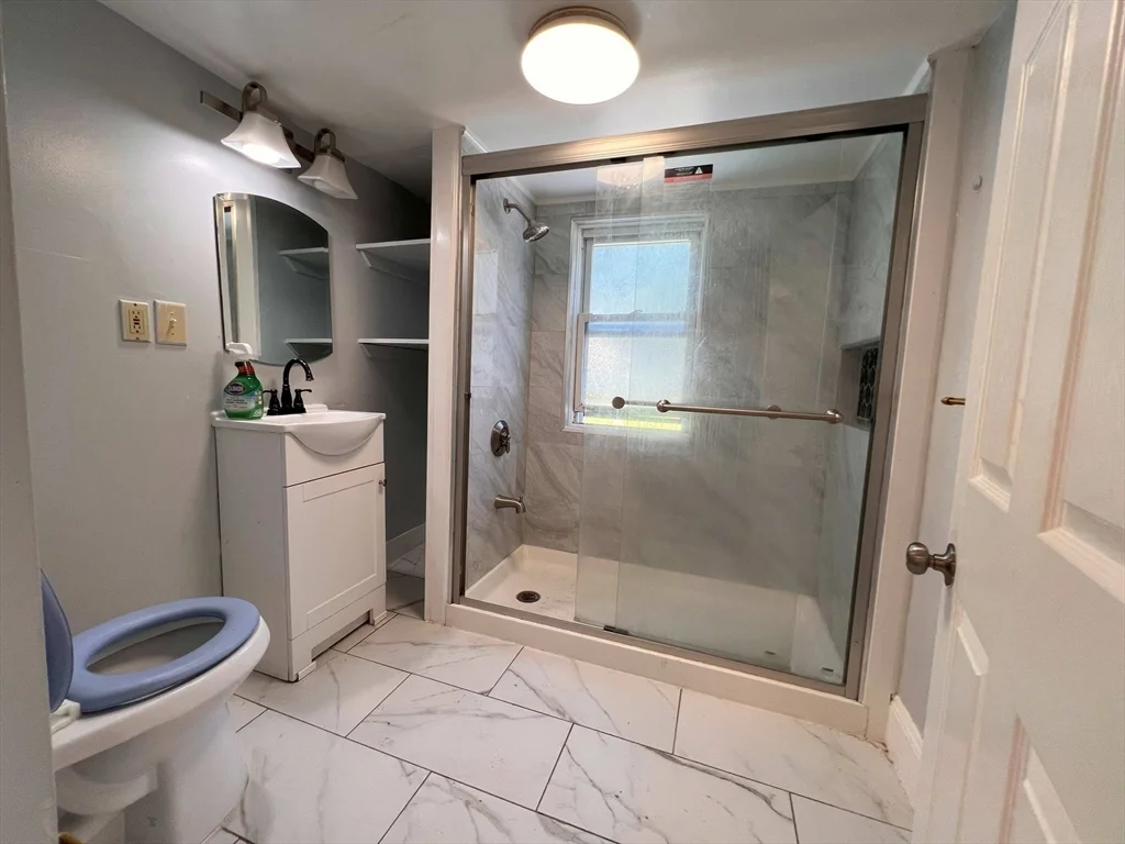 3 bed, 1 bath apartment for rent at 173 Granite St Unit 1, Quincy — photo 8 of 24