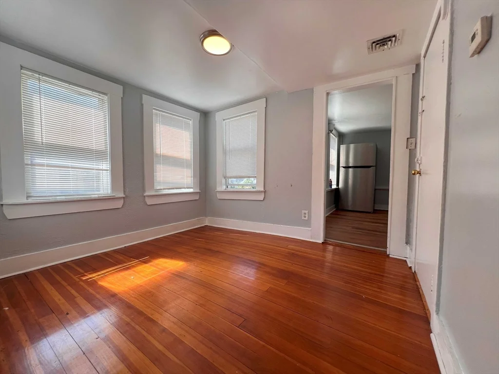 3 bed, 1 bath apartment for rent at 173 Granite St Unit 1, Quincy — photo 3 of 24