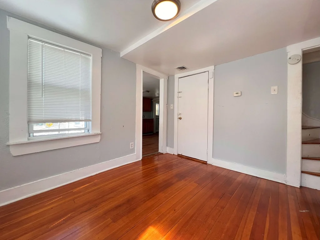 3 bed, 1 bath apartment for rent at 173 Granite St Unit 1, Quincy — photo 2 of 24