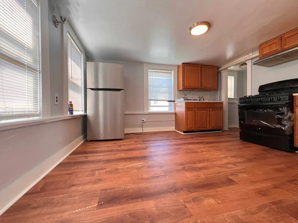 3 bed, 1 bath apartment for rent at 173 Granite St Unit 1, Quincy — photo 6 of 24