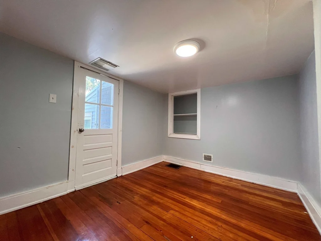 3 bed, 1 bath apartment for rent at 173 Granite St Unit 1, Quincy — photo 17 of 24