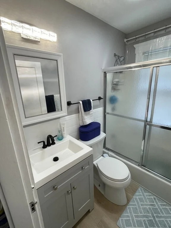 2 bed, 1 bath apartment for rent at 173 Loring Ave Unit 2, Salem — photo 4 of 10