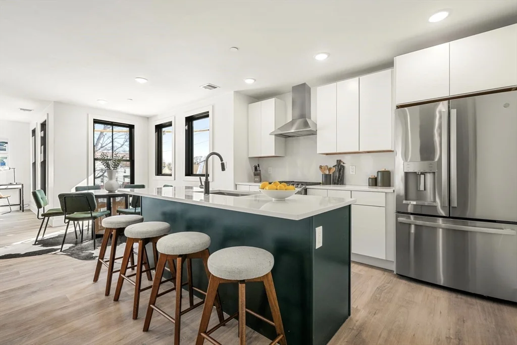 2 bed, 2 bath apartment for rent at 173 Magnolia Unit 2, Boston