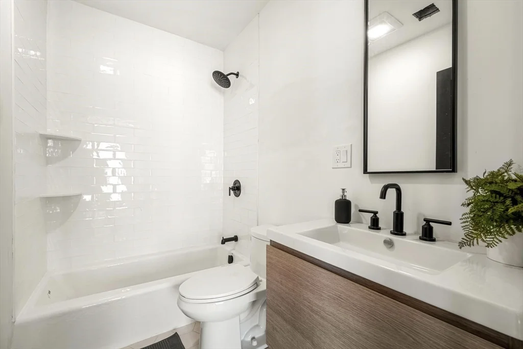 2 bed, 2 bath apartment for rent at 173 Magnolia Unit 2, Boston — photo 9 of 18