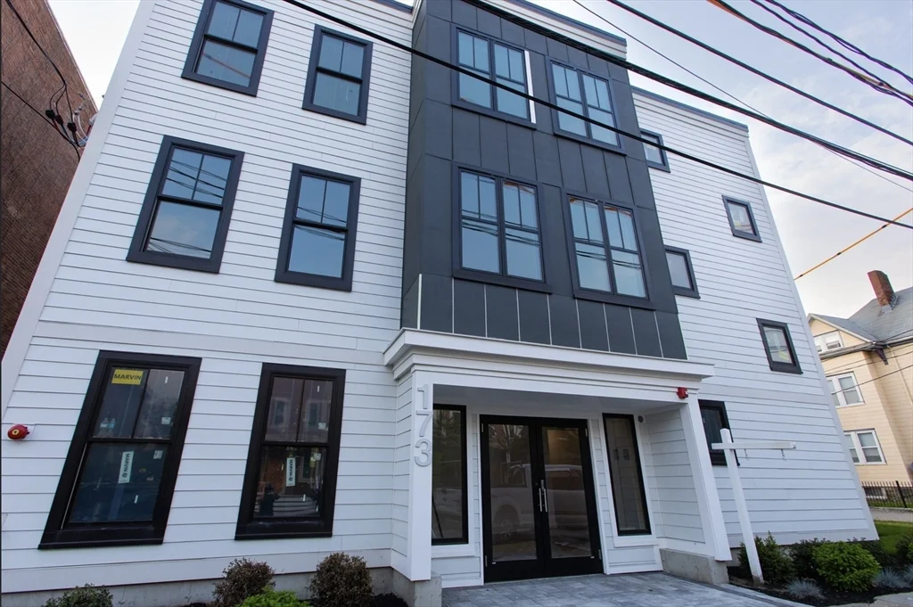 2 bed, 2 bath apartment for rent at 173 Magnolia Unit 2, Boston — photo 16 of 18