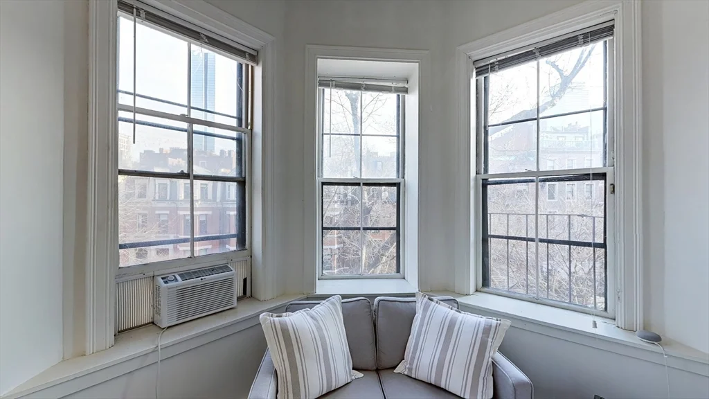 Studio bed, 1 bath apartment for rent at 173 Marlborough St Unit 32, Back Bay — photo 5 of 11
