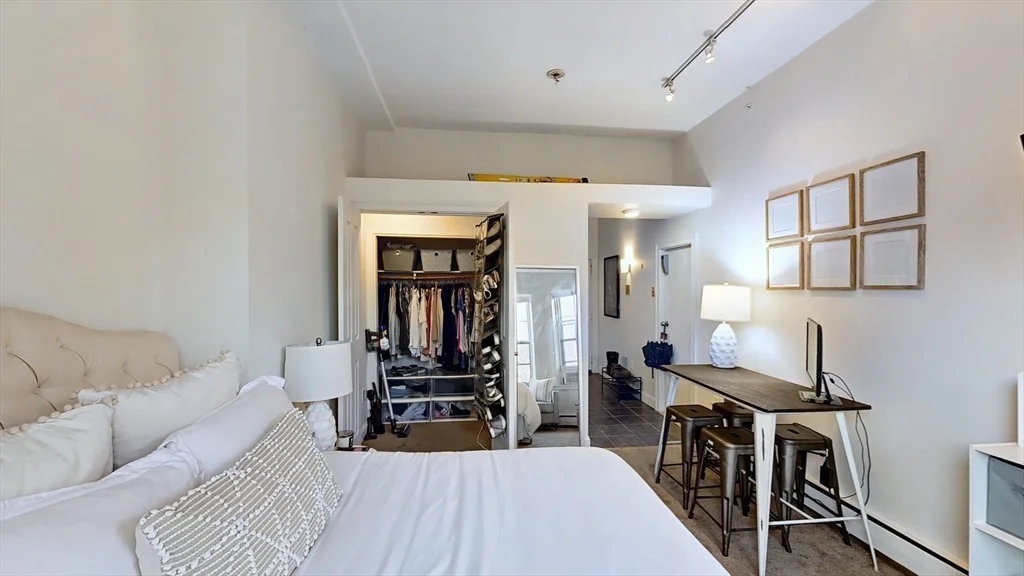 Studio bed, 1 bath apartment for rent at 173 Marlborough St Unit 32, Back Bay — photo 6 of 11