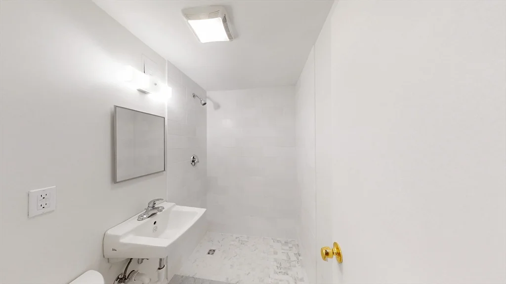 Studio bed, 1 bath apartment for rent at 173 Marlborough St Unit B1, Back Bay — photo 8 of 9
