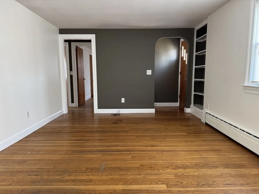 3 bed, 1 bath apartment for rent at 173 Pleasant St Unit 173, Clinton — photo 6 of 20