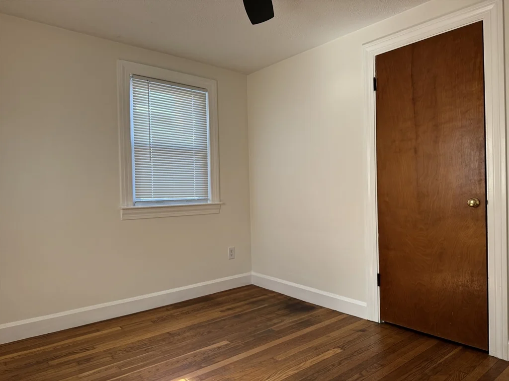 3 bed, 1 bath apartment for rent at 173 Pleasant St Unit 173, Clinton — photo 13 of 20