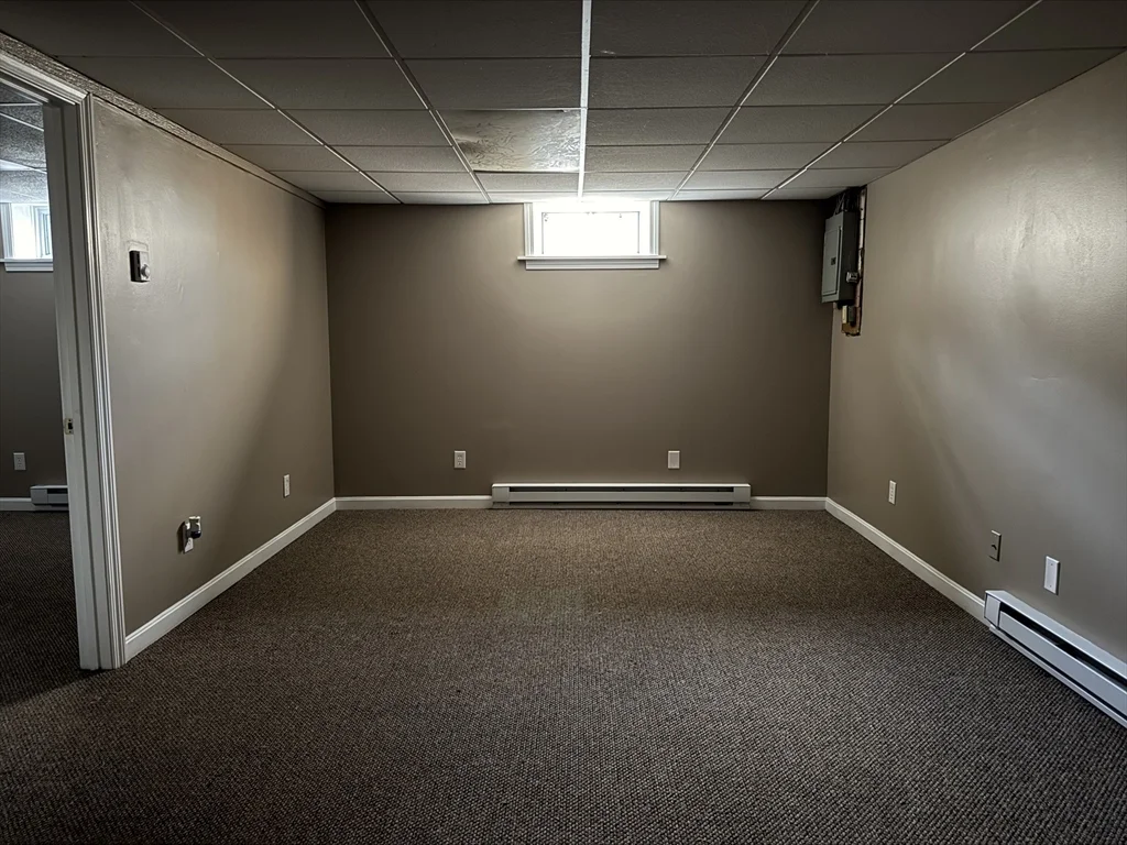 3 bed, 1 bath apartment for rent at 173 Pleasant St Unit 173, Clinton — photo 20 of 20
