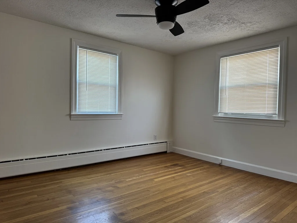 3 bed, 1 bath apartment for rent at 173 Pleasant St Unit 173, Clinton — photo 14 of 20