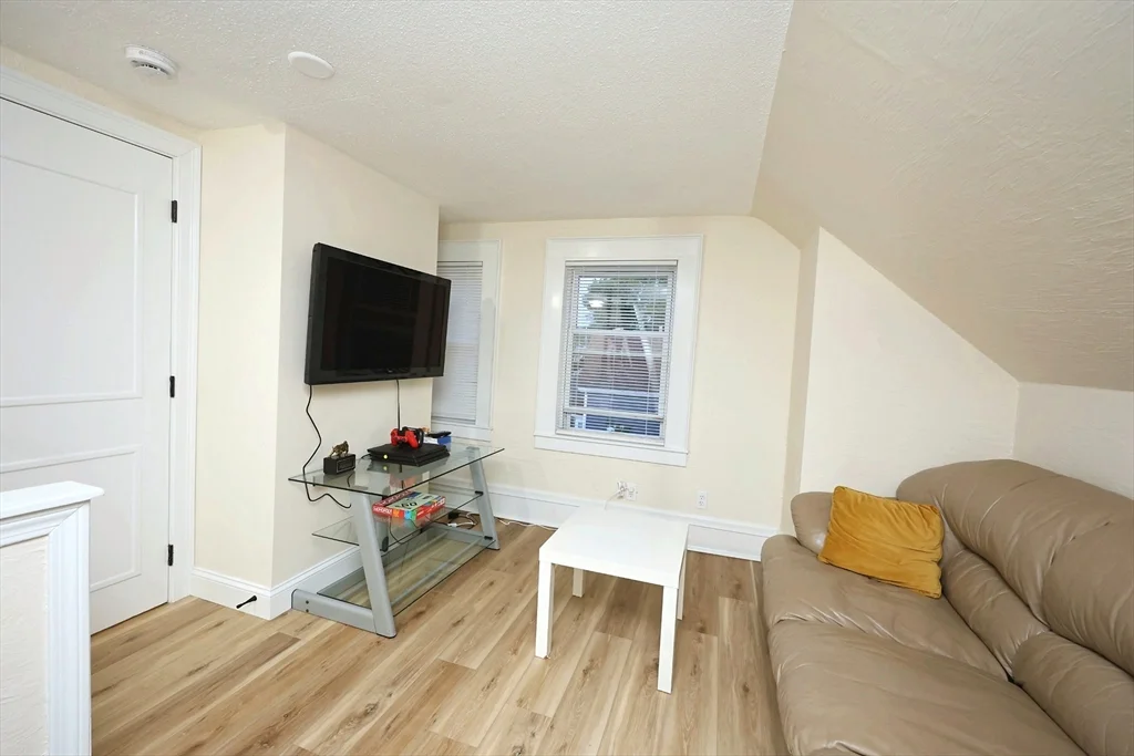 2 bed, 1 bath apartment for rent at 173 Porter St Unit 4, Stoughton — photo 17 of 19