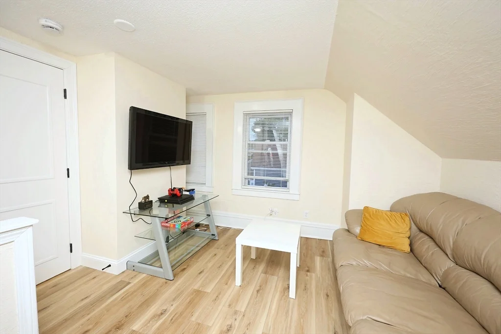2 bed, 1 bath apartment for rent at 173 Porter St Unit 4, Stoughton — photo 16 of 19