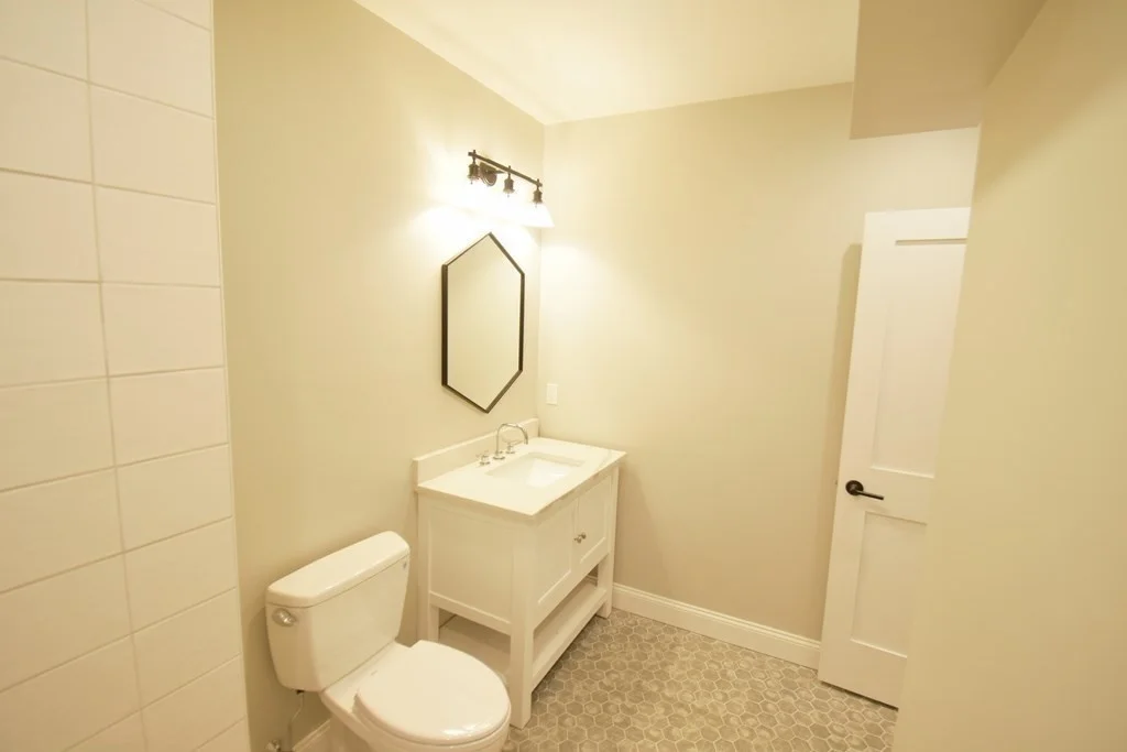 5 bed, 2 bath apartment for rent at 173 Prospect St Unit 1, Waltham — photo 6 of 8