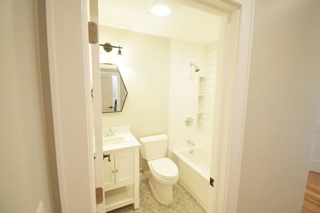 5 bed, 2 bath apartment for rent at 173 Prospect St Unit 1, Waltham — photo 7 of 8