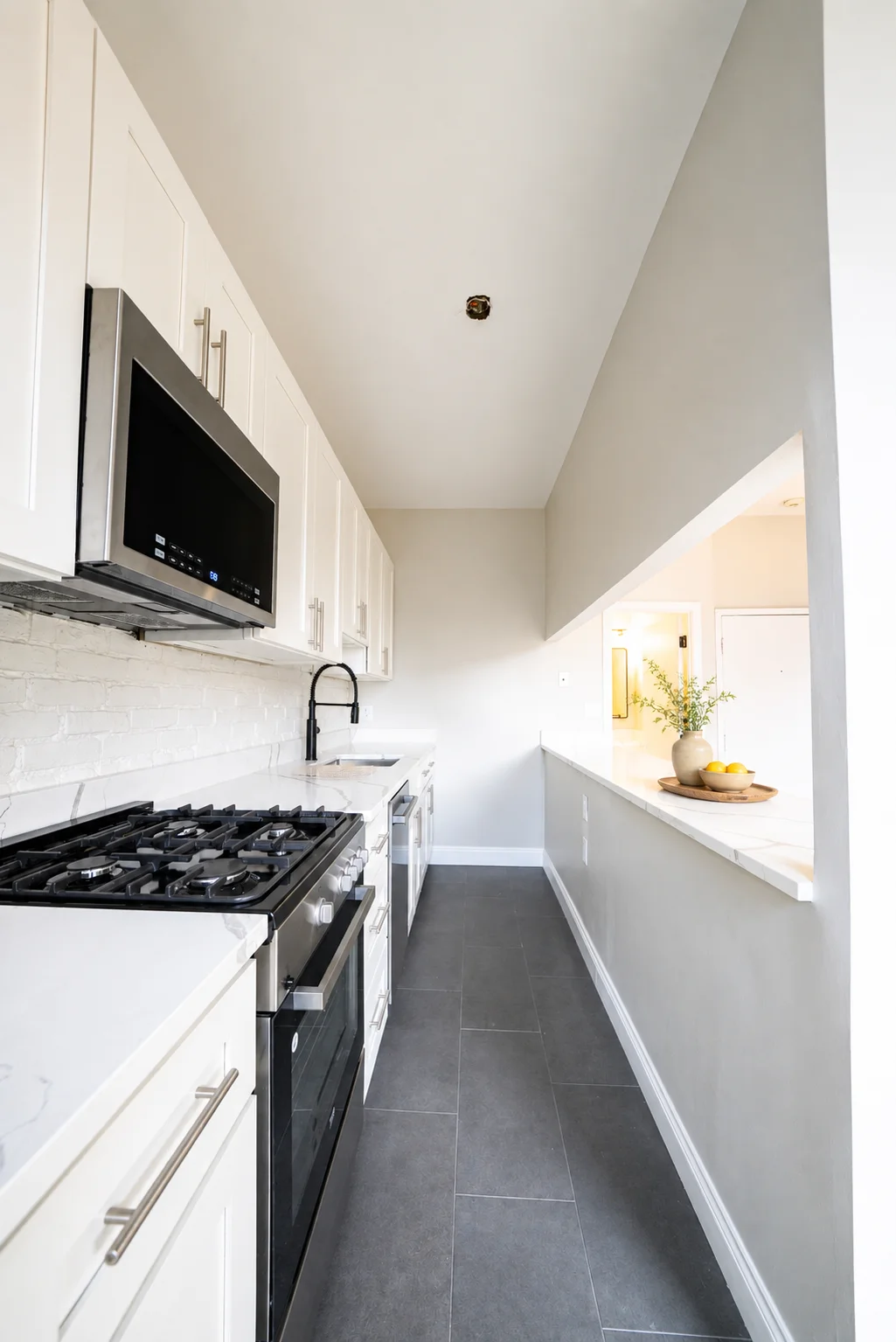 Studio bed, 1 bath apartment for rent at 173 Saint Botolph St Unit 7, Back Bay — photo 9 of 10