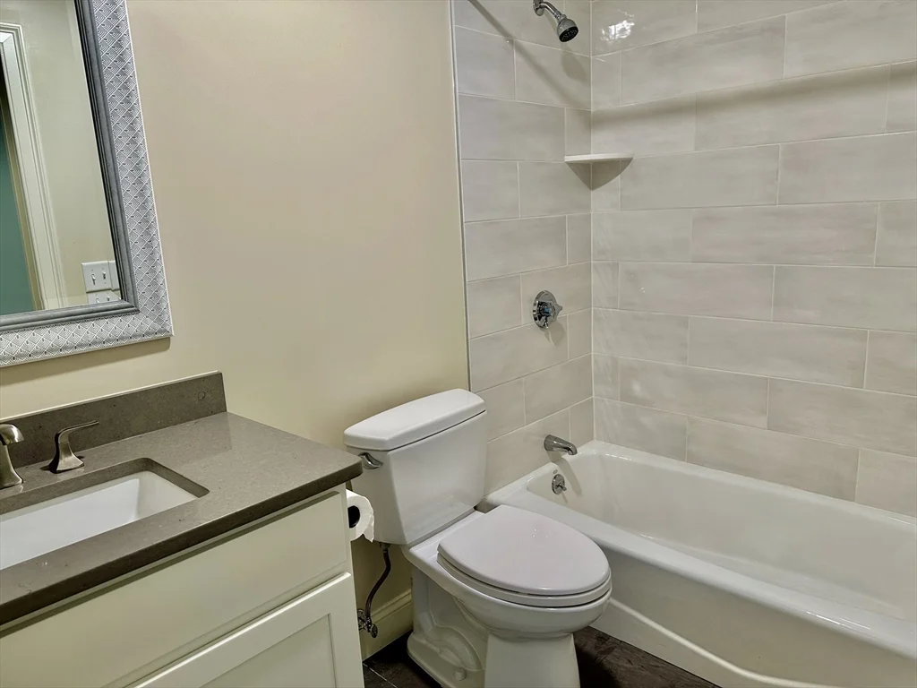 3 bed, 2 bath apartment for rent at 173 Summer St Unit 173, East Watertown — photo 13 of 16