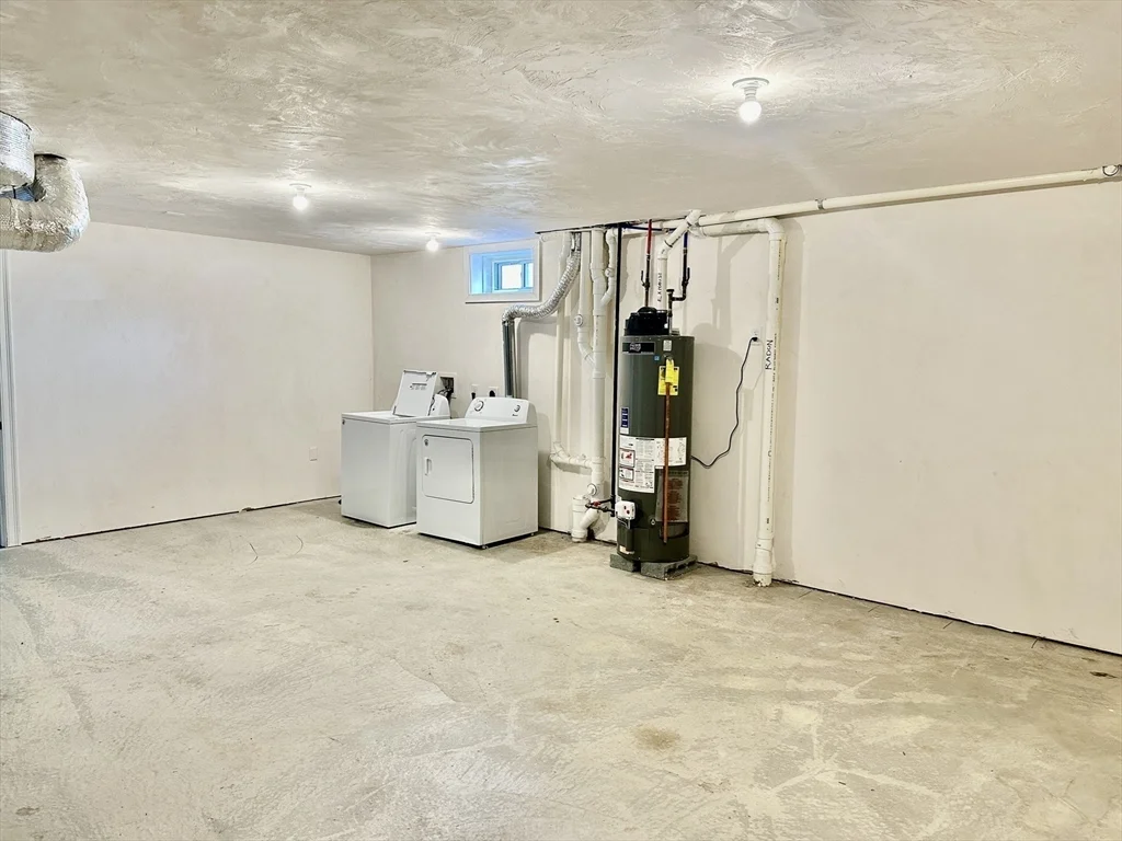 3 bed, 2 bath apartment for rent at 173 Summer St Unit 173, East Watertown — photo 15 of 16