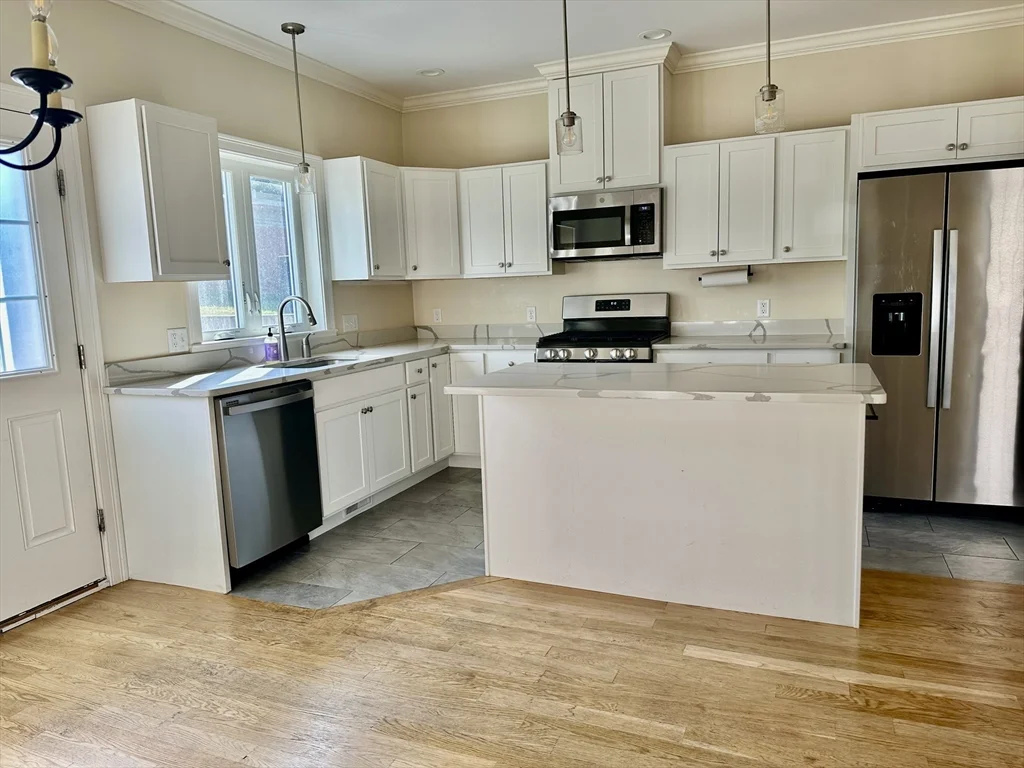 3 bed, 2 bath apartment for rent at 173 Summer St Unit 173, East Watertown — photo 4 of 16