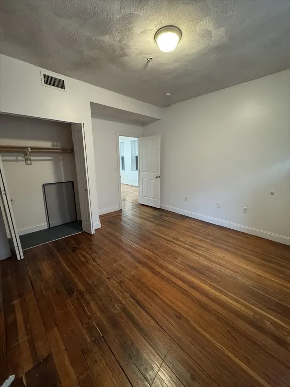 2 bed, 1 bath apartment for rent at 173 Winnisimmet St Unit 2, Chelsea — photo 5 of 9