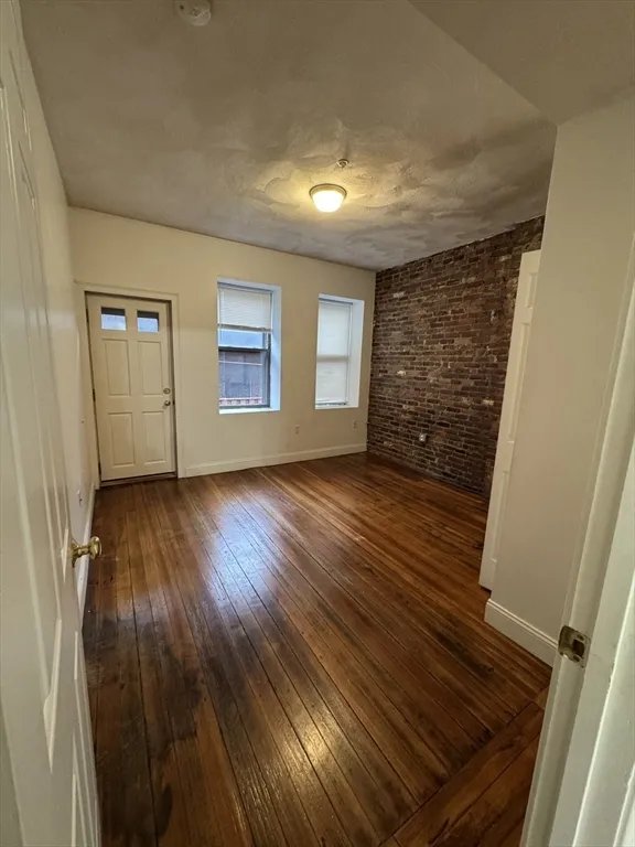 2 bed, 1 bath apartment for rent at 173 Winnisimmet St Unit 2, Chelsea — photo 6 of 9