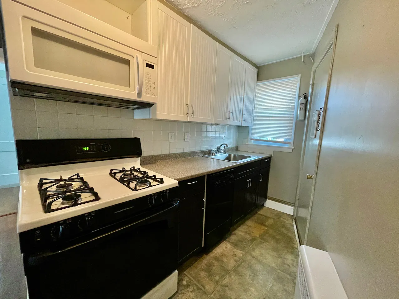 2 bed, 1 bath apartment for rent at 1730 Commonwealth Ave Unit 3, Brighton — photo 5 of 26