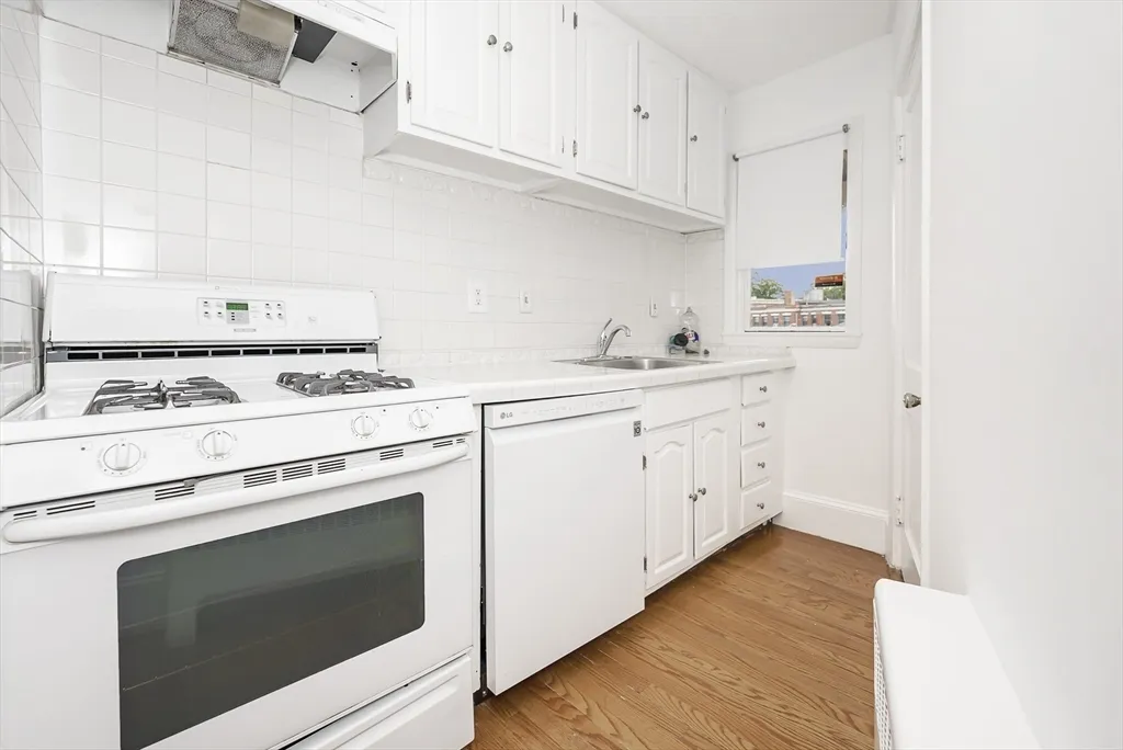 2 bed, 1 bath apartment for rent at 1730 Commonwealth Ave Unit 7, Brighton — photo 8 of 23