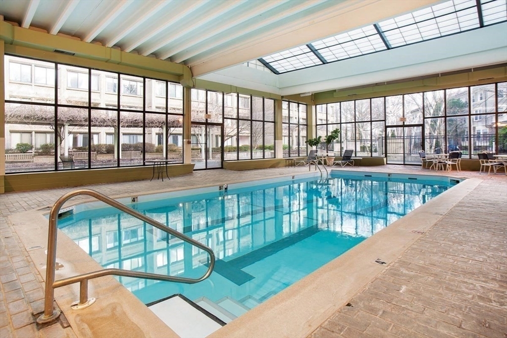 1 bed, 1 bath apartment for rent at 1731 Beacon St Unit 1208, Brookline — photo 4 of 15