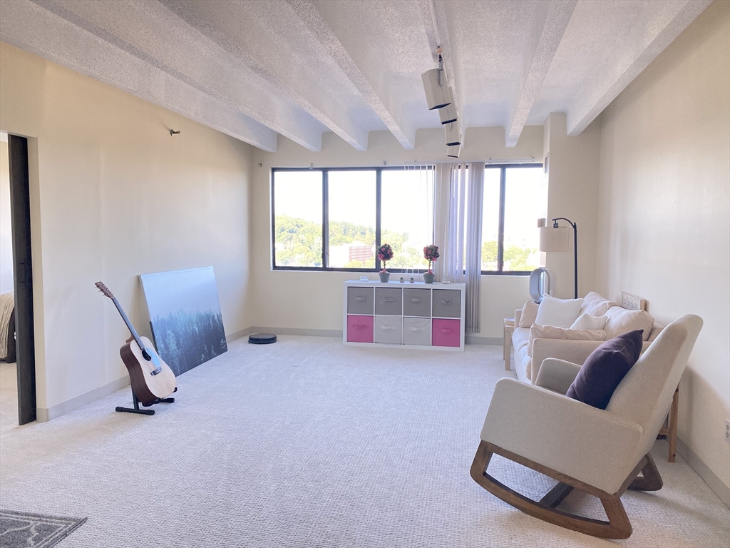 2 bed, 1 bath apartment for rent at 1731 Beacon St Unit 1507, Brookline — photo 2 of 28