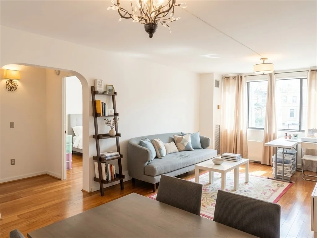 2 bed, 1 bath apartment for rent at 1731 Beacon St Unit 206, Brookline — photo 6 of 13