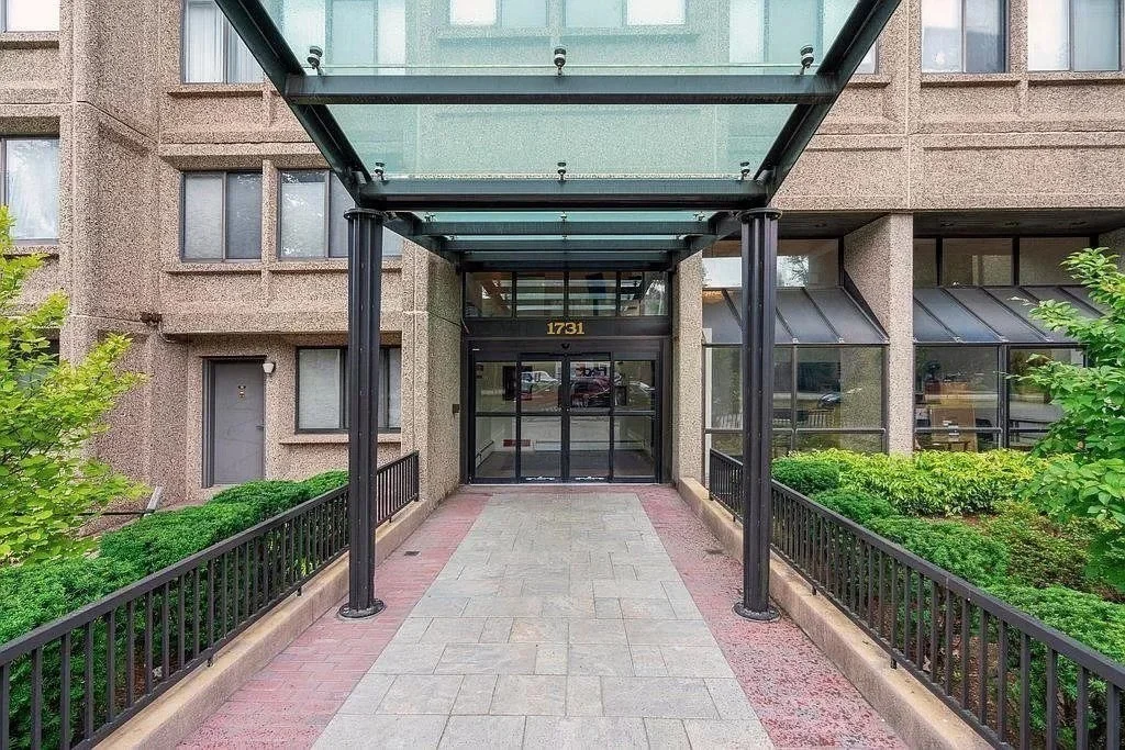 2 bed, 1 bath apartment for rent at 1731 Beacon St Unit 206, Brookline — photo 1 of 13