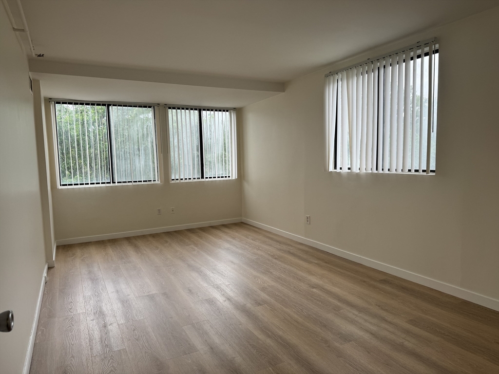 1 bed, 1 bath apartment for rent at 1731 Beacon St Unit 301, Brookline — photo 5 of 16