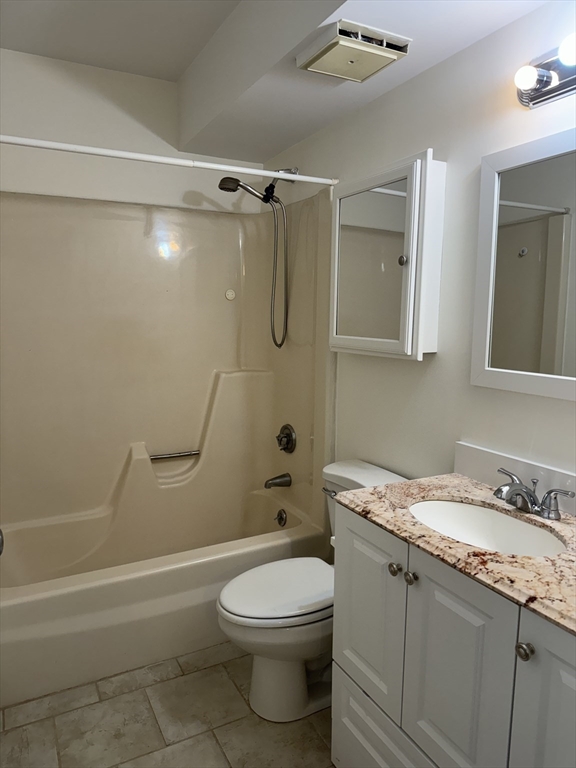 1 bed, 1 bath apartment for rent at 1731 Beacon St Unit 301, Brookline — photo 7 of 16