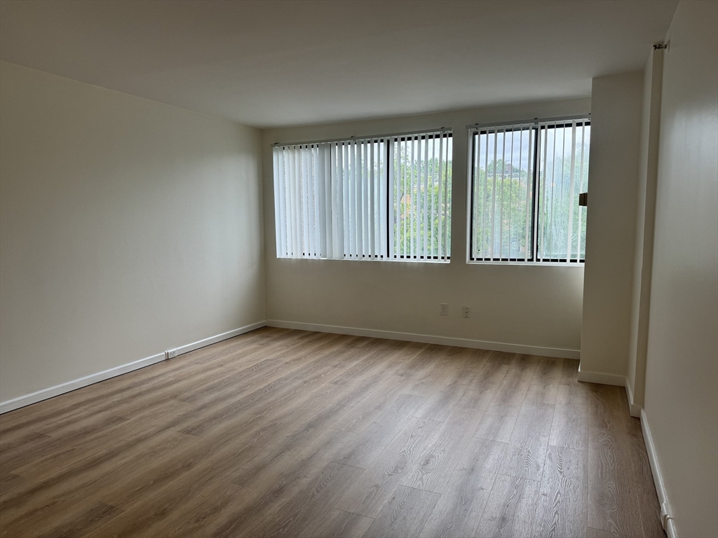 1 bed, 1 bath apartment for rent at 1731 Beacon St Unit 301, Brookline — photo 4 of 16