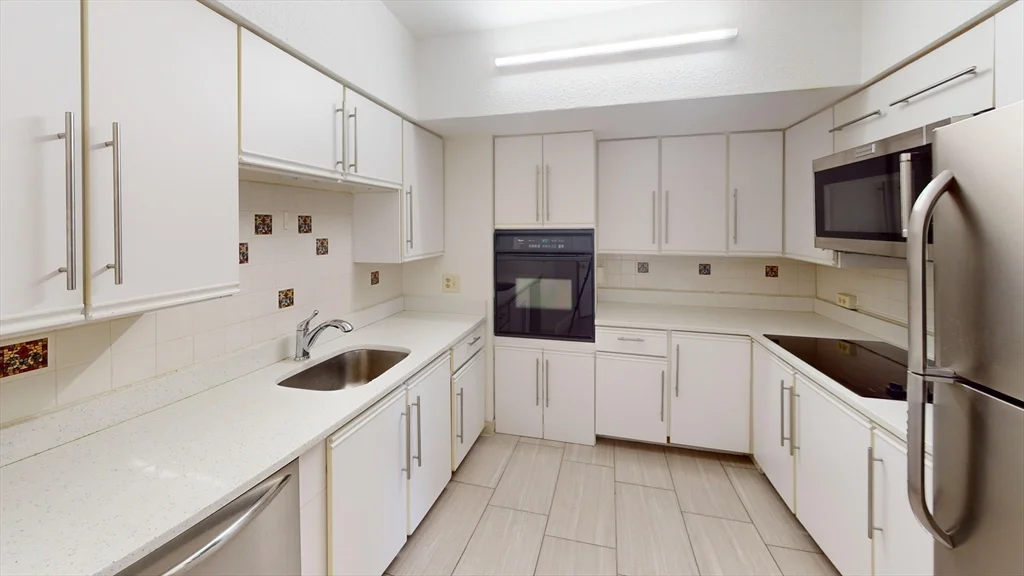 2 bed, 1 bath apartment for rent at 1731 Beacon St Unit 305, Brookline — photo 10 of 12