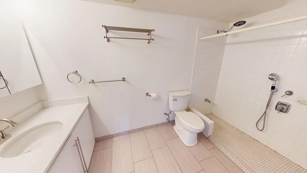2 bed, 1 bath apartment for rent at 1731 Beacon St Unit 305, Brookline — photo 5 of 12